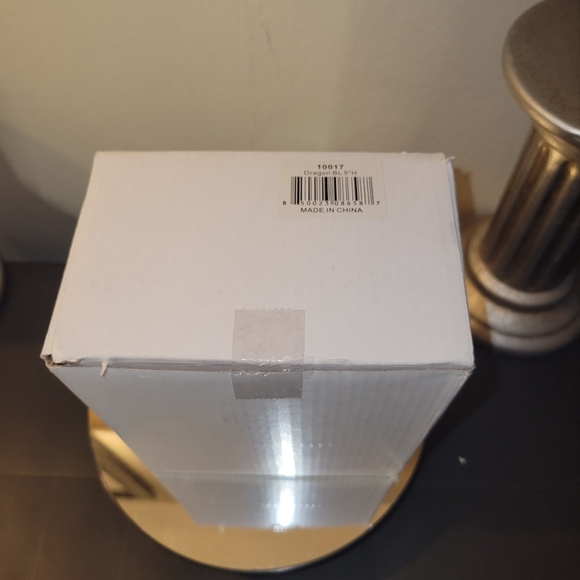 Baby dragon with crystal egg figurine - Picture 3 of 4